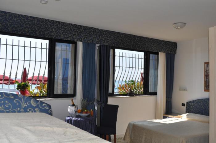 Hotel La Playa Sperlonga Luaran gambar