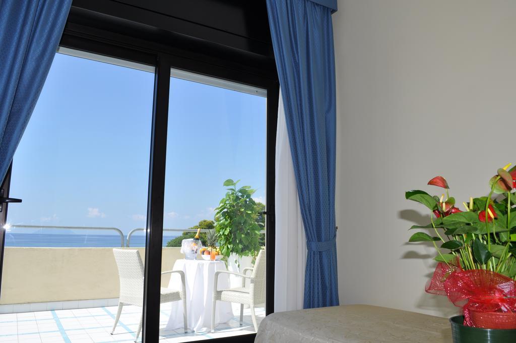 Hotel La Playa Sperlonga Luaran gambar